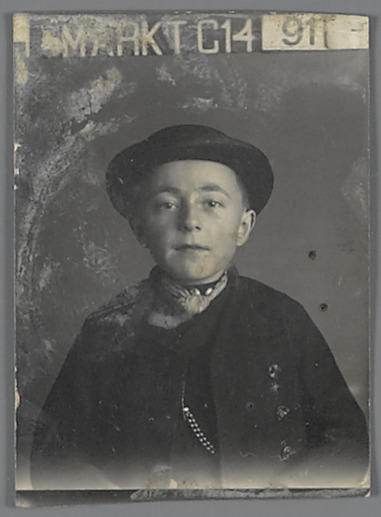 Jongen in Walcherse streekdracht, 1904–1937