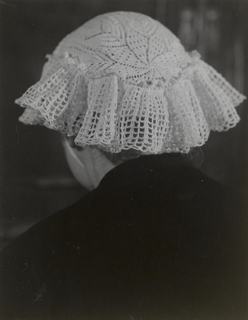 Mevrouw Keur uit Scherpenisse in Thoolse dracht, 1955