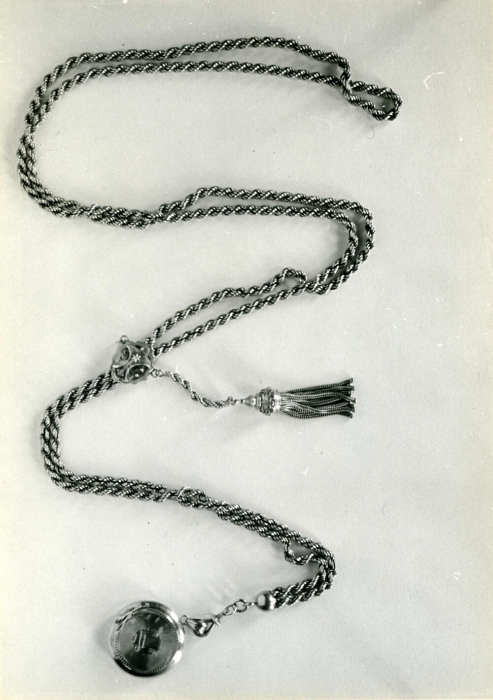 Halsketting, Eemnes, 1952