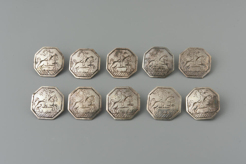 Tien zilveren ruiterknopen, Friesland, vermoedelijk voor 1814