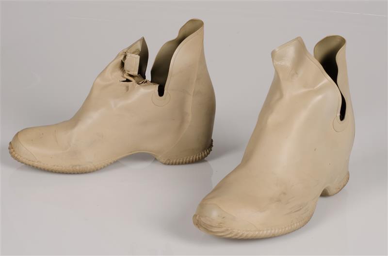 Paar damesoverschoenen