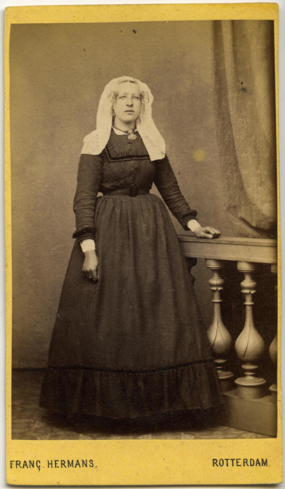 Vrouw in streekdracht, Zuid-Hollandse Eilanden, 1857–1895