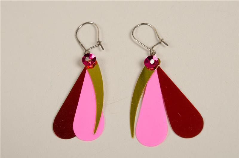 Paar damesoorhangers