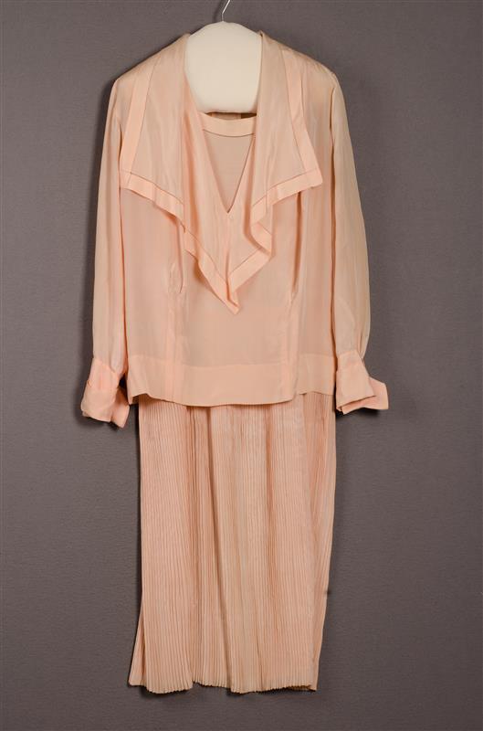 Damesensemble bestaande bestaande uit jurk en blouse