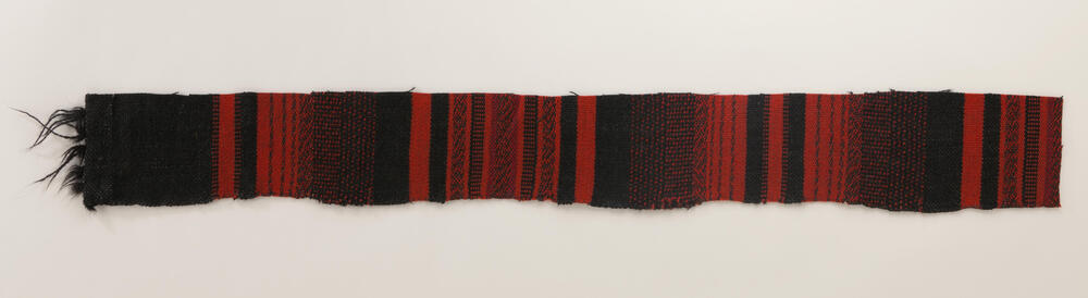 Fragment van koeharen vloerkleed