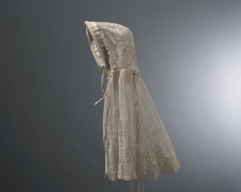 Zondagse knipmuts voor uit de rouw, Kampereiland, voor 1949