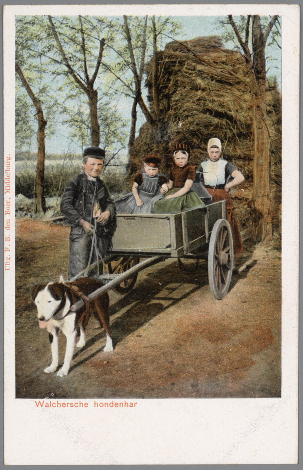 Kinderen in Walcherse dracht bij een hondenkar, 1868–1905