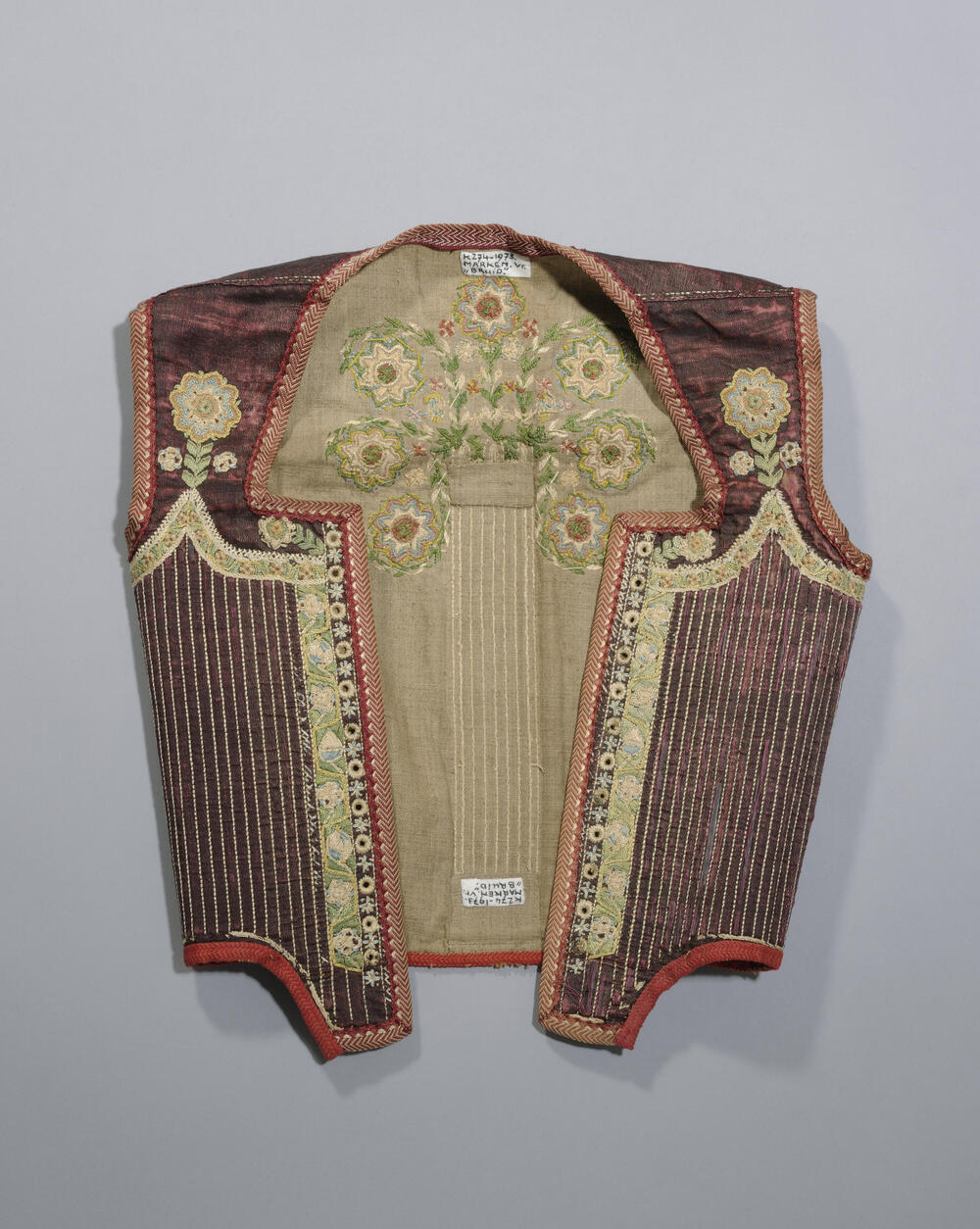 Rijglijf of 'rijleft' voor een bruid, Marken, 1750–1800