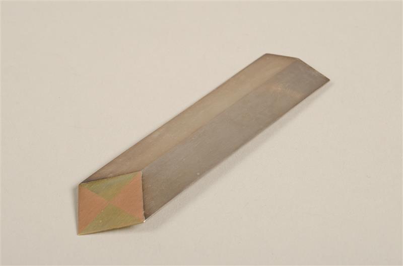 Damesbroche E1