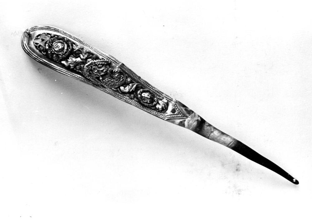 Gouden voorhoofdsnaald, Striep, 1950