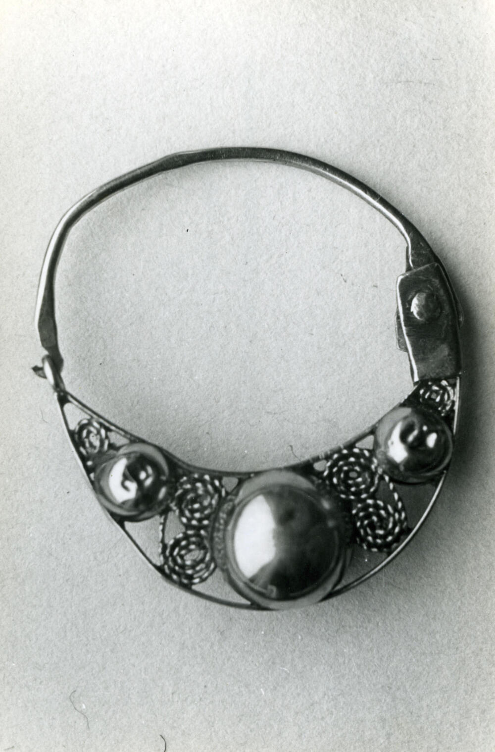 Gouden oorring uit Volendam, 1946