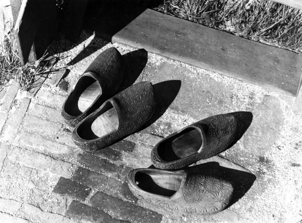 Besneden klompen, Marken, 1943