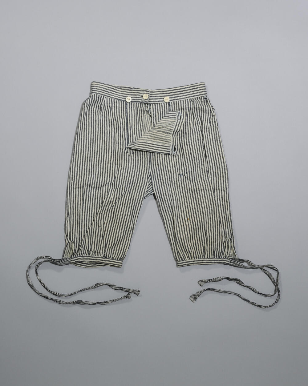 Onderbroek voor een jongen van circa 10 jaar oud, Hindeloopen, voor 1946
