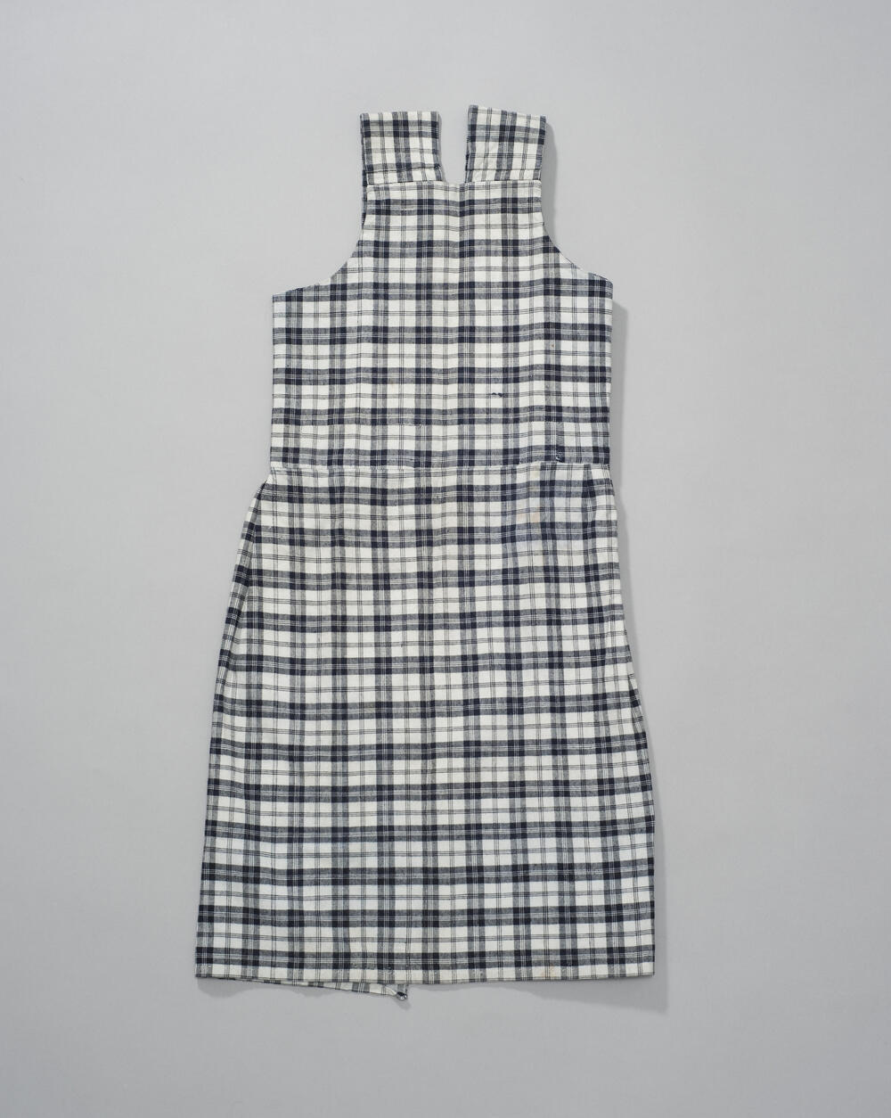 Meisjesschort of 'lievesjullek' voor de rouw, Bunschoten, voor 1948