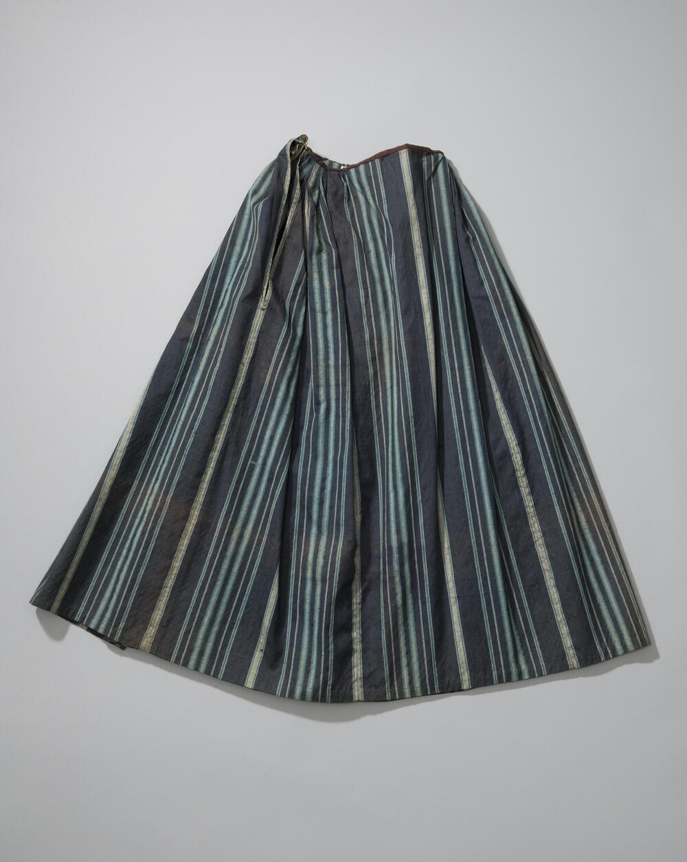 Blauw gestreepte rok of 'greinen keus', Walcheren, voor 1900