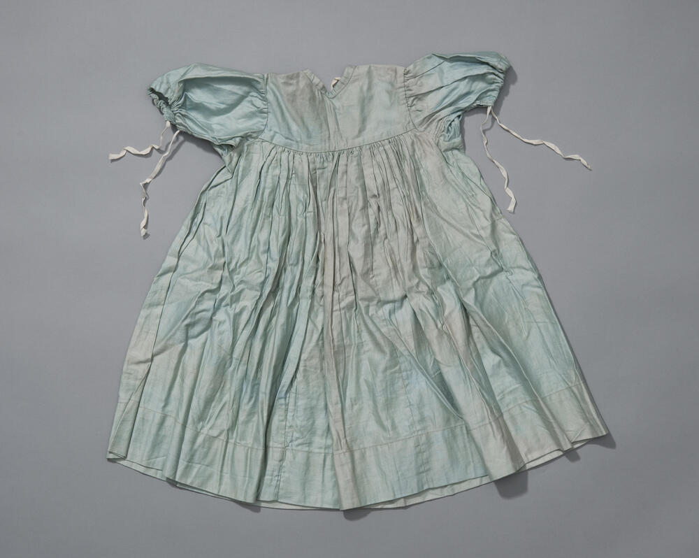 Onderjurk, horend bij batisten jurk, Zuid-Beveland, 1850–1900