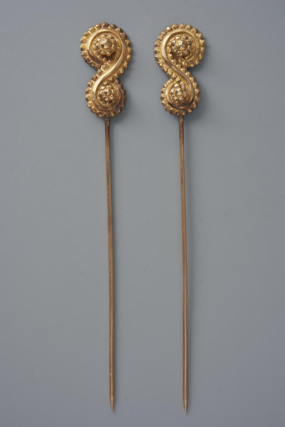Paar gouden kapspelden, Noord-Holland, 1853–1906