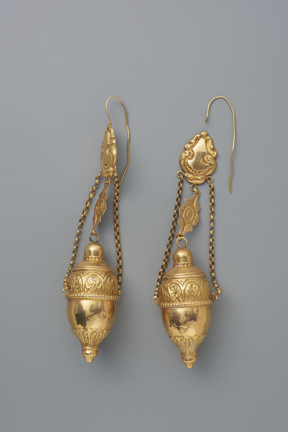 Paar gouden 'eikelbellen', Hulst, circa 1850