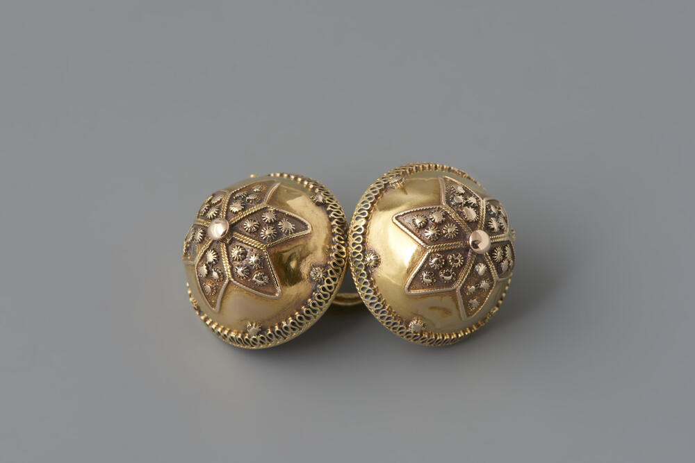 Paar gouden keelknopen, Noordwest-Veluwe, 1853–1906