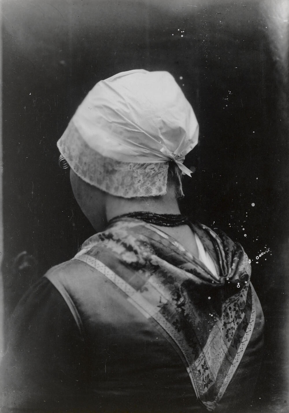 Jannetje Poolen in de dracht van Hierden, circa 1916