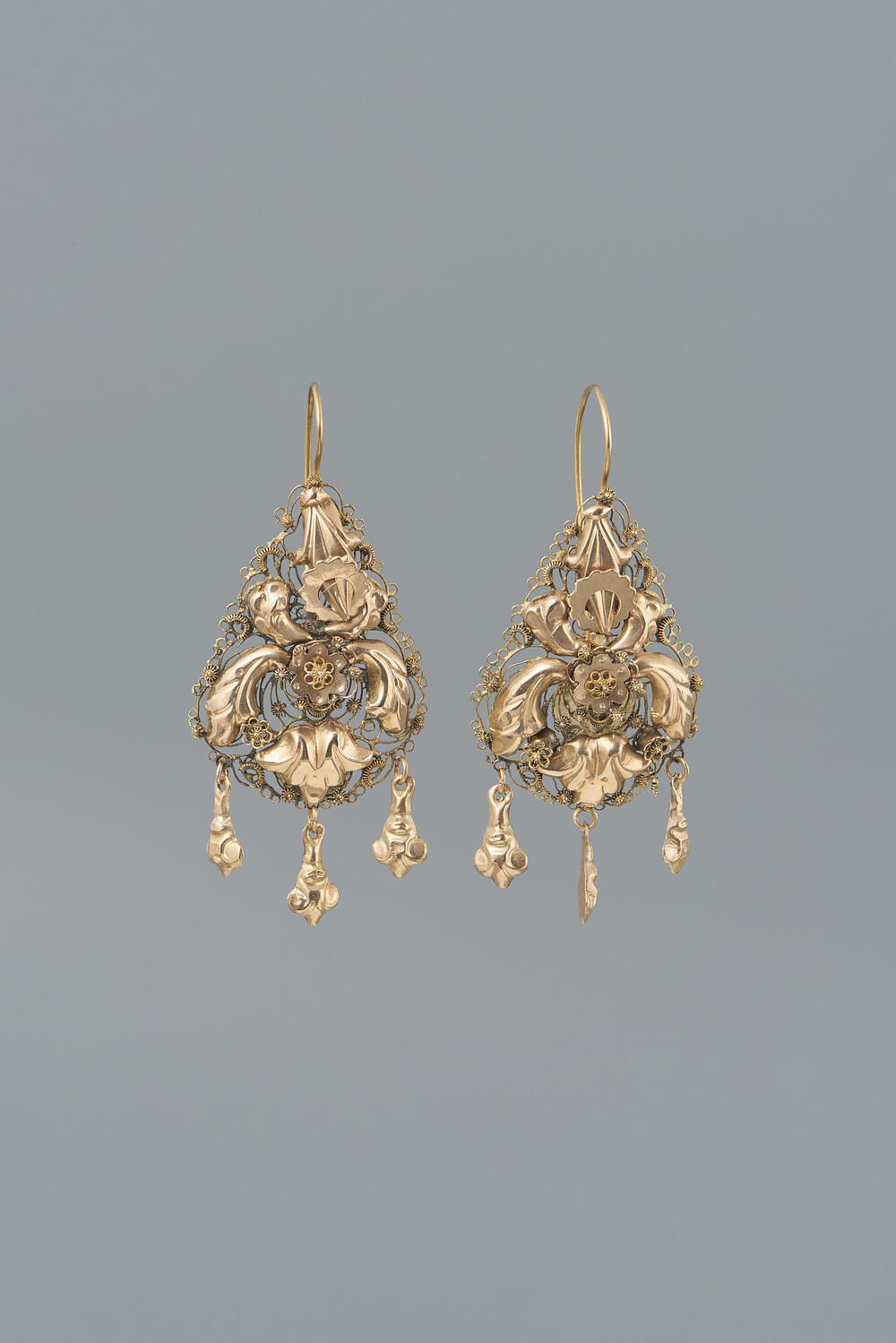 Paar gouden oorhangers, Groningen, circa 1870
