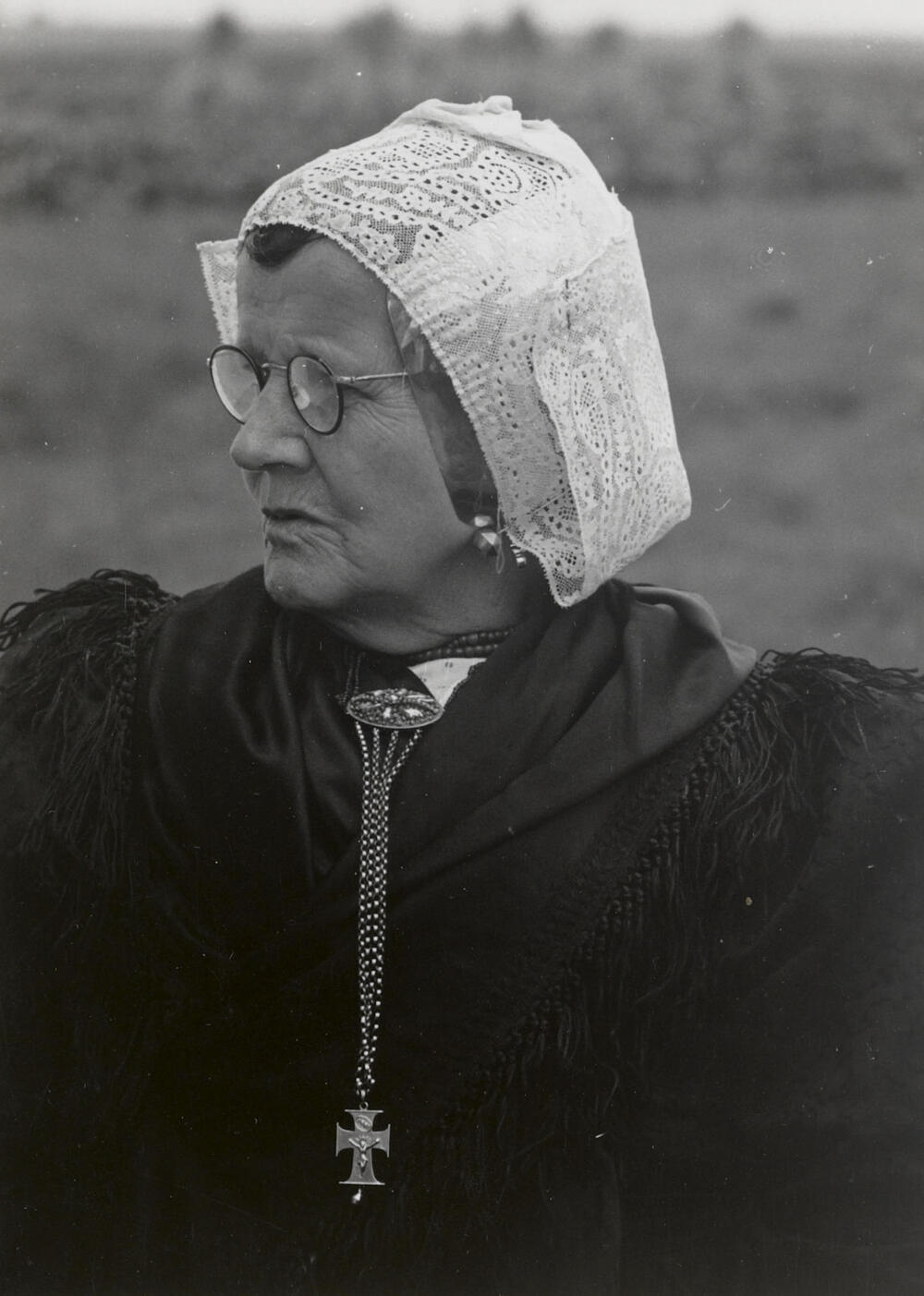 Gijsje Smeeing-Sukel in streekdracht uit Soest, 1952