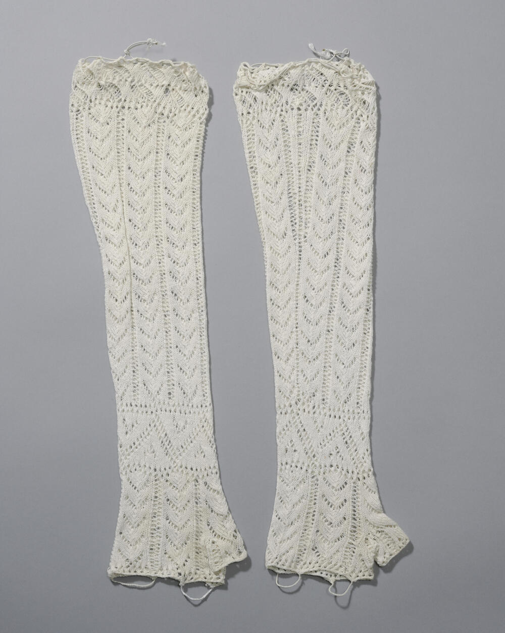 Witte katoenen mitaines, Friesland, circa 1850