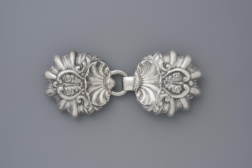 Kapmantelhaak met -oog, Hulst, 1828–1833