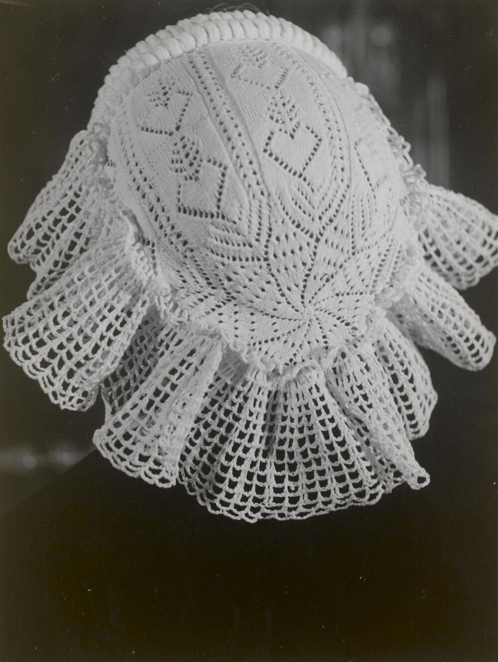 Mevrouw Keur uit Scherpenisse in Thoolse dracht, 1955