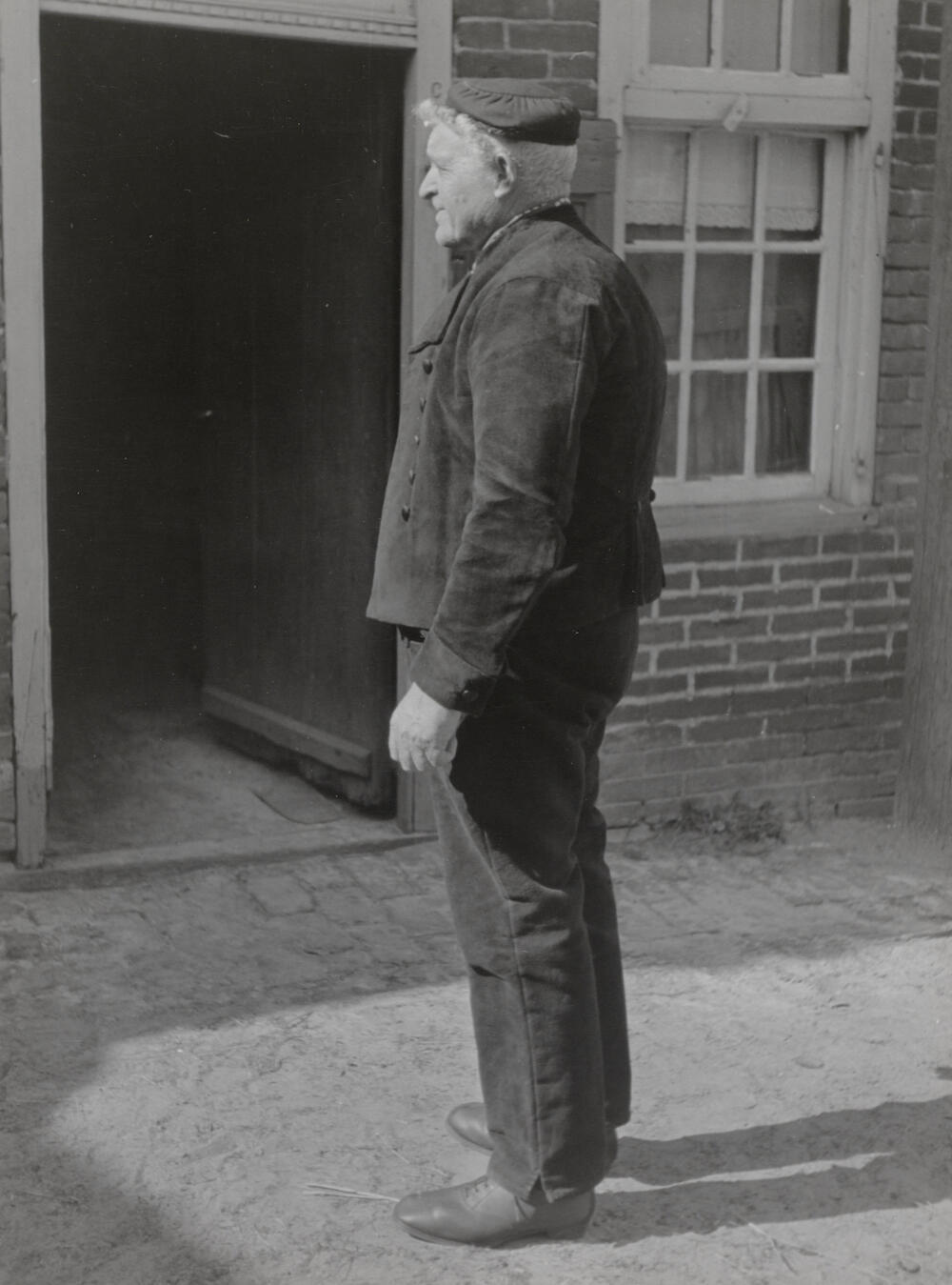 Jan Smit in Staphorster streekdracht, 1944