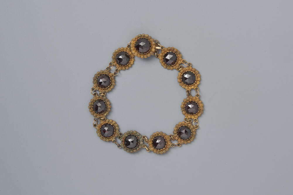Bootjesarmband, Nederland, 1853–1906