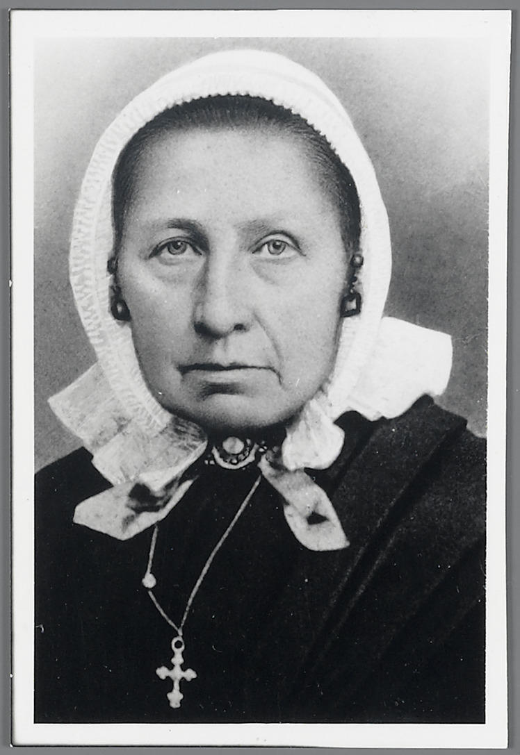 Elizabeth Koekkoek-Mentink in Veluwse streekdracht