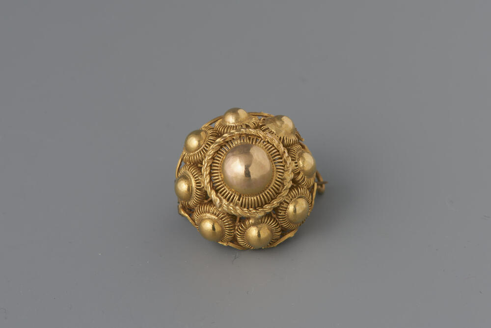 Vergulde broche, Nieuw- en Sint Joosland, 1900–1950