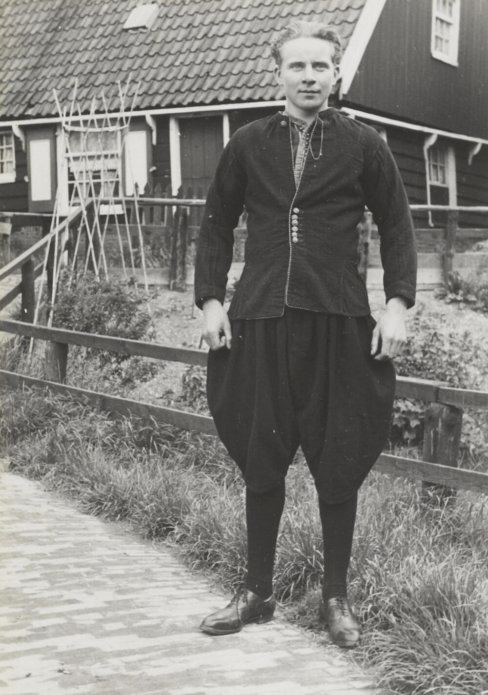 Cornelis Kes in Marker dracht, 1943