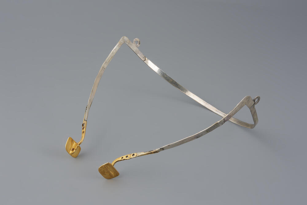Zilveren oorijzer met gouden stikken, Walcheren, 1780–1814