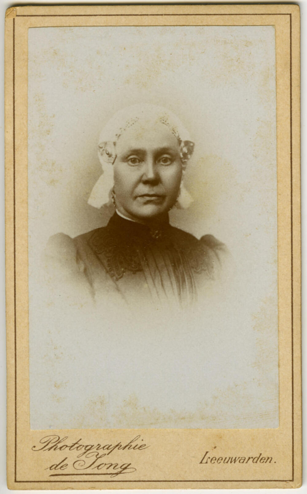 Vrouw in Friese dracht, 1893–1934