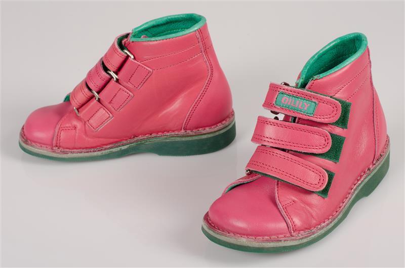 Paar hoge kinderschoenen
