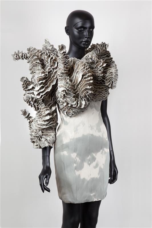 Jurk uit de collectie Escapism, Look 9