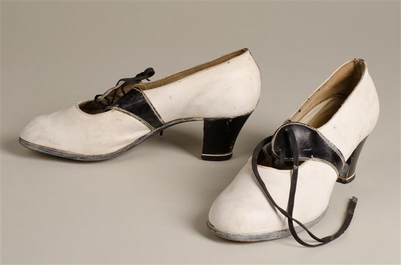 Paar damesschoenen
