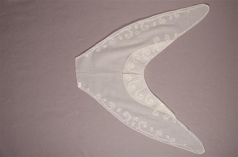 Pelerine of fichu
