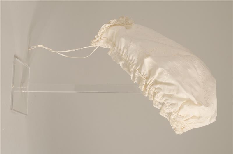Dameshuismuts Valencienneskant