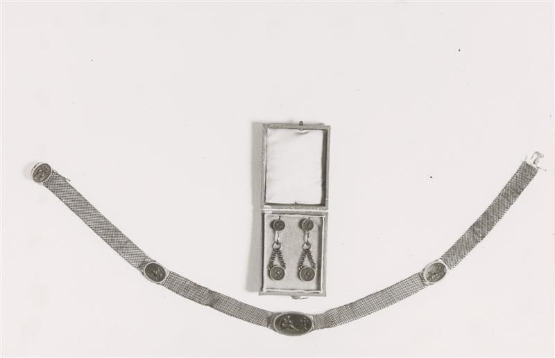 Collier met oorbellen