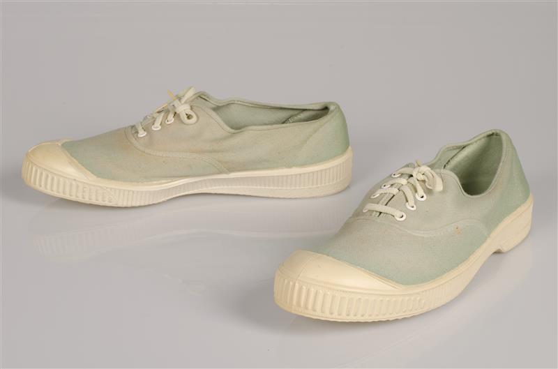 Paar damesgymschoenen
