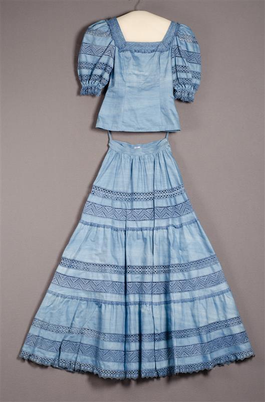 Damesensemble bestaande uit blouse en rok