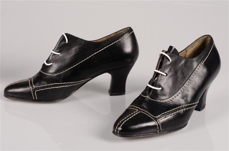 Paar damesschoenen