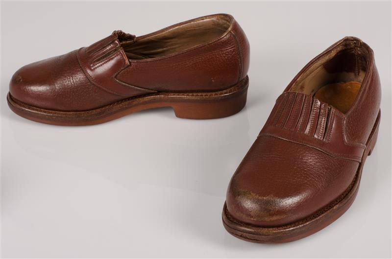 Twee paar jongensinstapschoenen