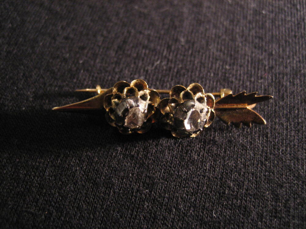 Broche