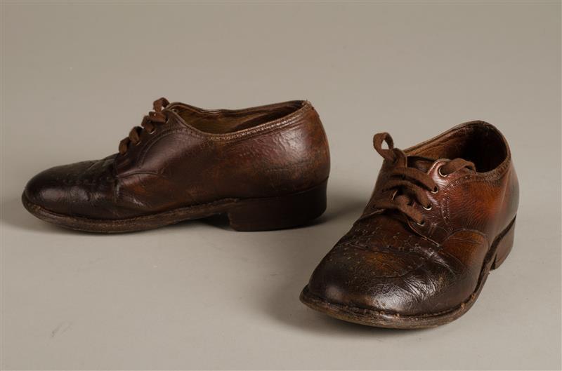 Paar jongensveterschoenen