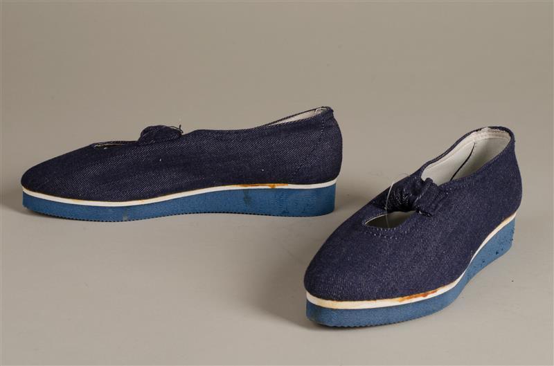 Paar damesinstapschoenen