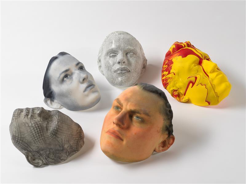 Set van vijf maskers
